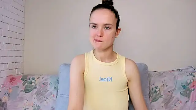 LilMary  online show from March 16, 7:45 am