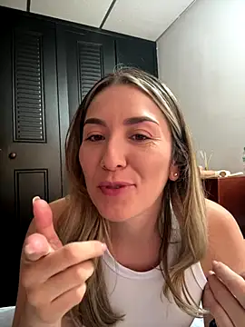 Mariana gom online show from December 22, 3:04 pm