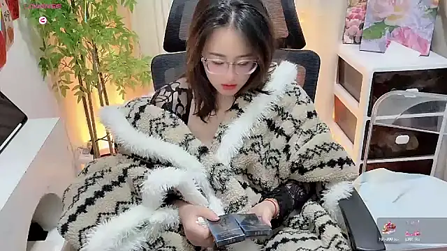 NEWONETO online show from February 10, 11:30 pm