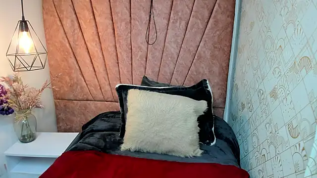 Issa Milf   online show from November 25, 1:24 pm