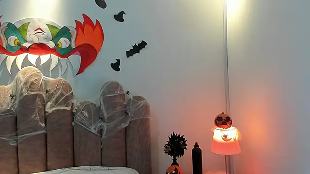 Snapshot of Daisy93_ chatting on October 15, 12:19 pm Daisy93 online show from October 15, 12:19 pm