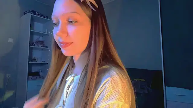 EmiIyKitty online show from October 4, 8:02 pm