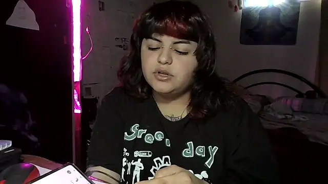 Snapshot of crucifxcked chatting on October 18, 7:37 pm crucifxcked online show from October 18, 7:37 pm