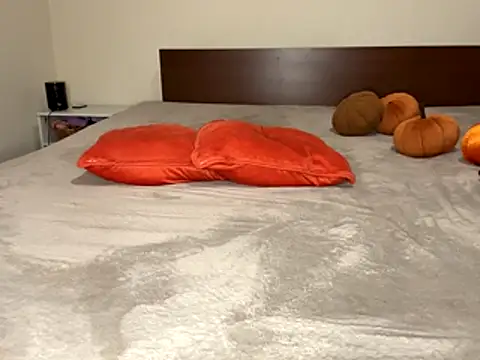 SaraNoir80 online show from November 1, 7:40 pm