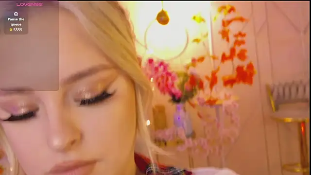 EllyLinn online show from December 4, 5:03 pm