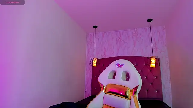 Iris  77 online show from November 25, 12:18 pm