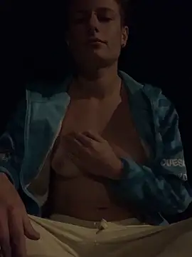 GoldenPussy1329 online show from October 12, 8:11 pm