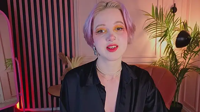 luna son online show from November 22, 6:16 am