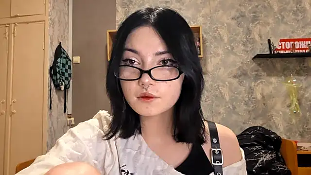 Beeping Creature online show from December 18, 3:28 pm