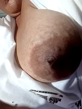 Hotmommax online show from February 18, 8:41 pm