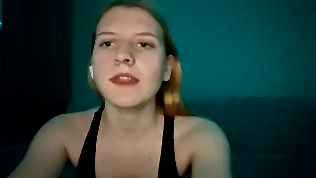 LynteriLain online show from November 27, 3:20 am