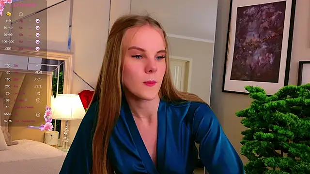 Lili Lohan online show from October 18, 6:53 pm