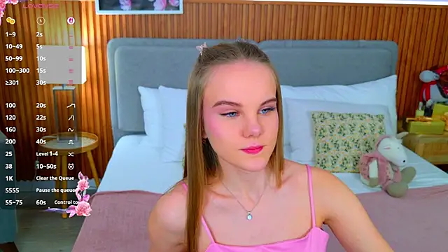 Lili Lohan online show from November 20, 5:14 pm