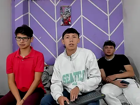 nexusboyhot online show from December 4, 1:46 pm