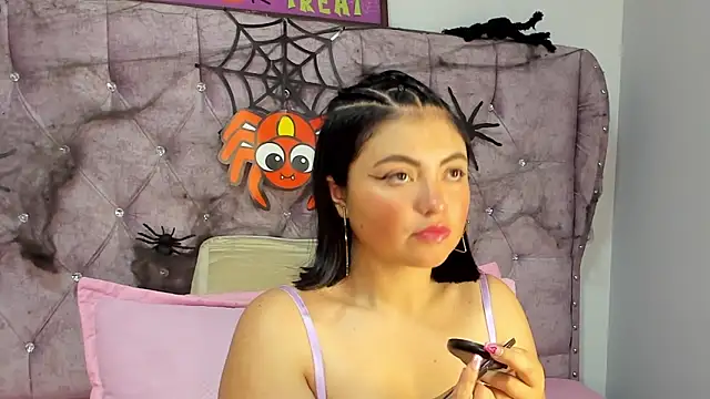 Snapshot of Wandaa- chatting on October 15, 4:37 am Wandaa- online show from October 15, 4:37 am