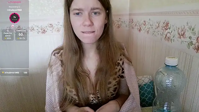 Snapshot of 0nlyLola chatting on October 13, 8:50 am 0nlyLola online show from October 13, 8:50 am