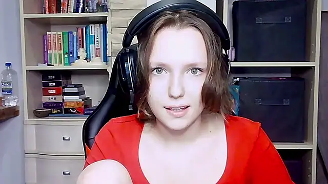 Snapshot of Diana-back chatting on October 18, 1:58 pm Diana-back online show from October 18, 1:58 pm