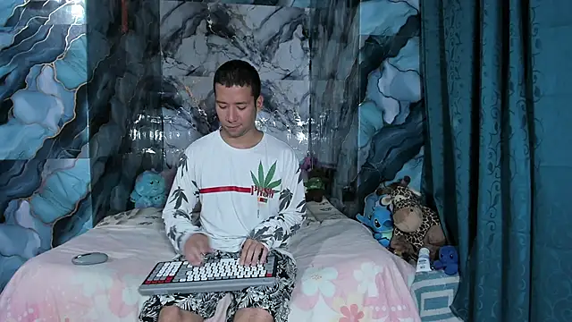 celesteyorucso1 online show from November 9, 1:33 am