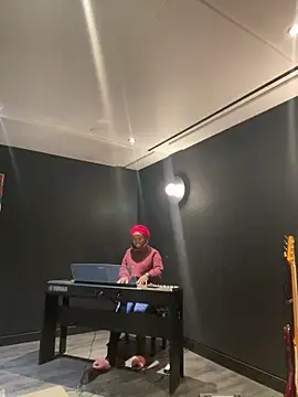 tia   fox online show from February 5, 1:19 am