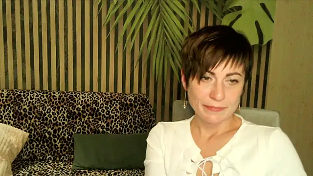 Snapshot of Ashley_Brookss chatting on October 10, 6:24 pm Ashley Brookss online show from October 10, 6:24 pm