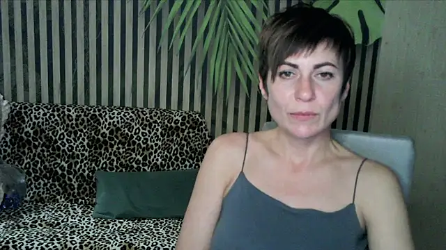 Snapshot of Ashley_Brookss chatting on October 11, 6:32 pm Ashley Brookss online show from October 11, 6:32 pm