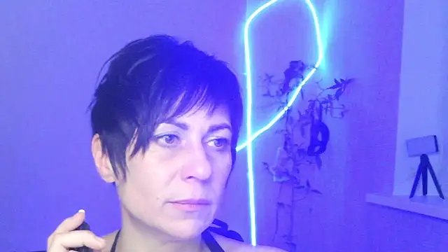 Ashley Brookss online show from November 8, 10:04 pm