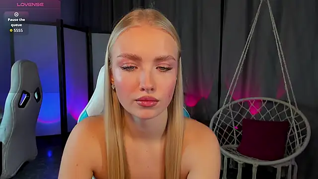 TessaGrays online show from December 15, 11:04 am