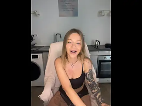 MiraLuna online show from December 19, 9:12 am