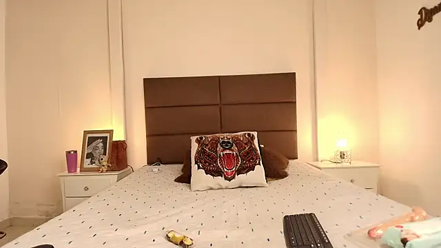 NatashaTaylor online show from February 17, 7:57 pm