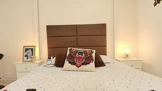 NatashaTaylor online show from February 2, 3:33 pm