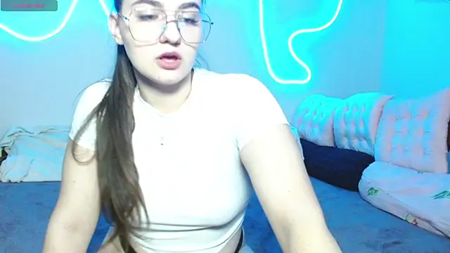 cutieblush online show from October 3, 11:32 pm