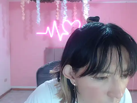 cristal hills 19 online show from November 24, 7:38 pm