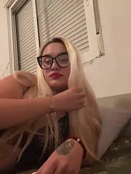 Snapshot of Rhea_calvert1 chatting on October 2, 10:48 pm Rhea calvert1 online show from October 2, 10:48 pm