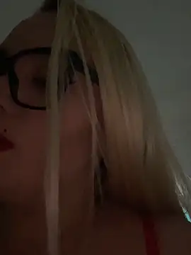 Snapshot of Rhea_calvert1 chatting on October 9, 10:03 pm Rhea calvert1 online show from October 9, 10:03 pm