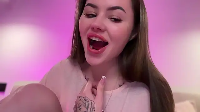 AlmaryKim online show from October 27, 8:25 pm