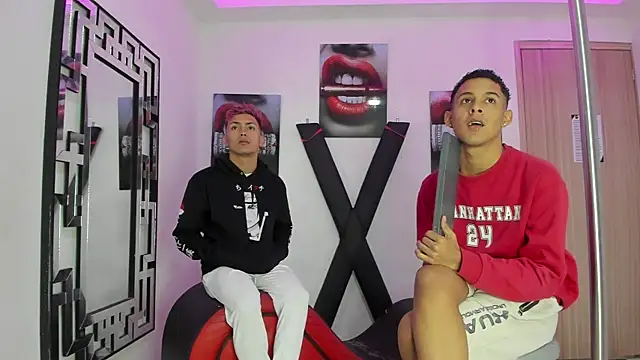 VERY HOT GUYS online show from November 19, 1:38 am