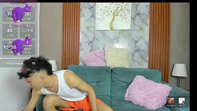 VERY HOT GUYS online show from May 30, 7:39 am