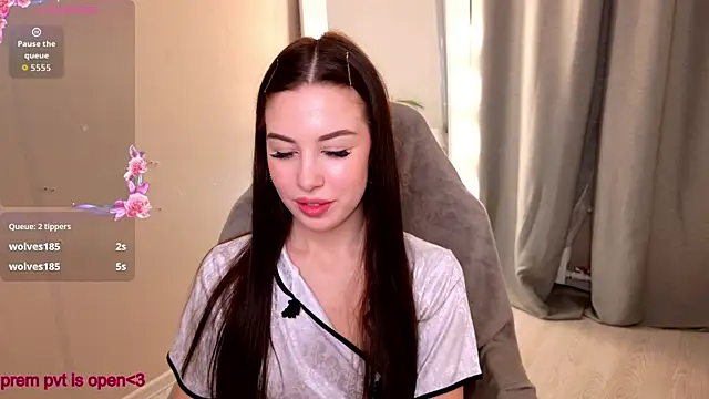 ChloeSammers online show from November 23, 2:30 pm