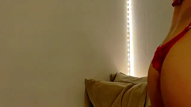 Sia a online show from November 26, 9:32 am