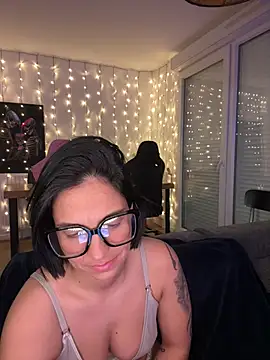 LaPetiteKim online show from February 15, 8:08 pm