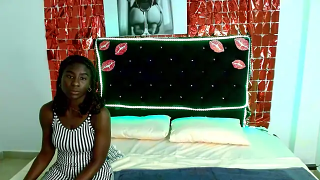 NaomiRosexxx online show from October 20, 1:47 pm