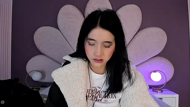 MeganR  online show from January 9, 11:25 am