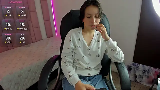 Klaret Toy online show from October 24, 2:35 pm