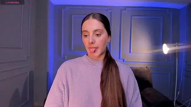 ZoeyWalker  online show from October 31, 12:09 pm