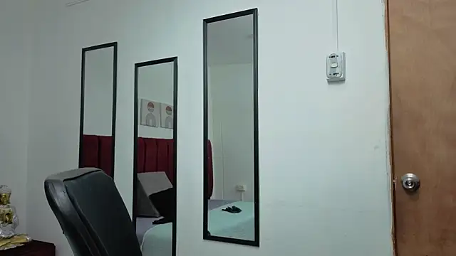 Zoe Blond online show from December 3, 4:04 am