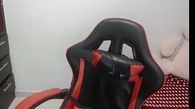 emily sexxx online show from February 20, 6:26 am