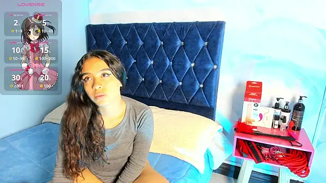 laylaa fox online show from October 20, 7:06 pm