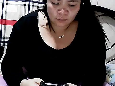 HornyPussie69 online show from April 1, 8:59 am