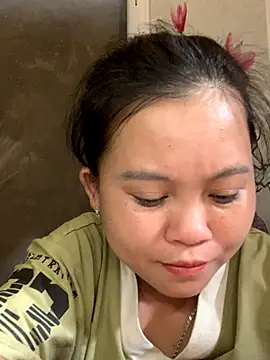 Snapshot of lan-xinh01 chatting on October 9, 5:00 am lan-xinh01 online show from October 9, 5:00 am