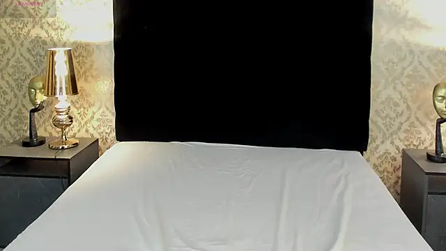 MolyBoston online show from December 4, 12:51 pm